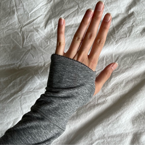 Lululemon Rulu turtleneck top, Size 2 - Picture 6 of 7